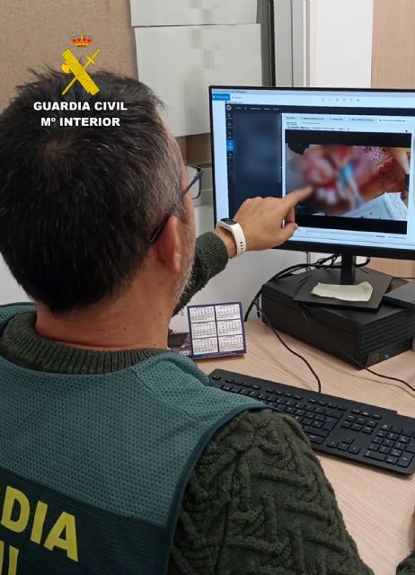 La Guardia Civil detiene a dos personas por realizar tocamientos y grabaciones a un familiar menor de edad en Cartagena - 2, Foto 2