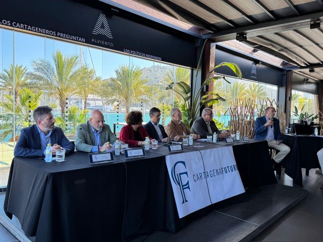 Giménez Gallo responde a las preguntas y necesidades de los cartageneros mientras Arroyo les da la espalda - 2, Foto 2