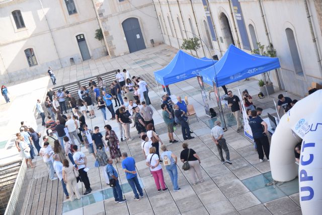 La UPCT exhibe la practicidad y empleabilidad de sus estudios en una jornada de Puertas Abiertas con 300 asistentes - 1, Foto 1