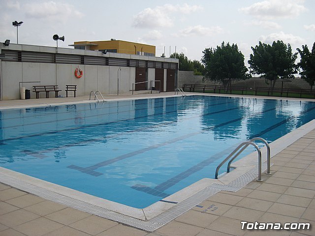 Las piscinas del Complejo Deportivo Guadalentín de El Paretón abren de forma oficial mañana, día 18 de junio, comenzando la temporada de verano, Foto 1