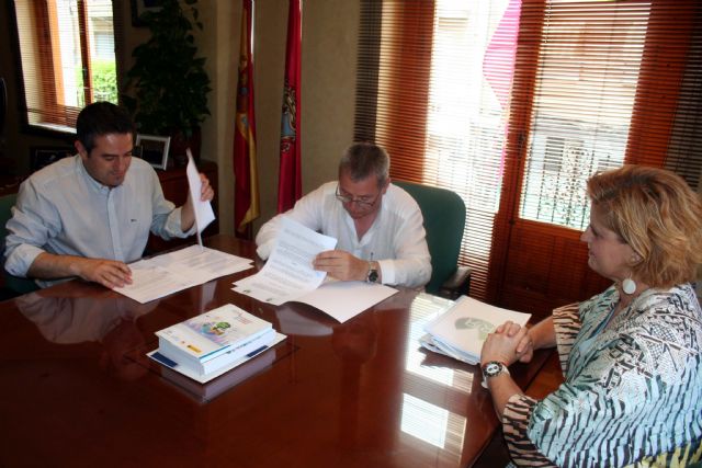 El Alcalde firma un convenio de colaboración con la Asociación de Reciclaje y Reutilización del Sureste - 4, Foto 4