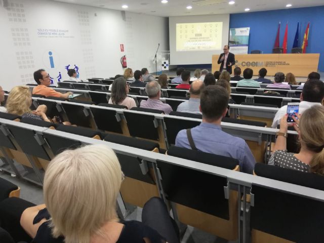 Una jornada detalla las enseñanzas que deja el fracaso empresarial para reemprender - 1, Foto 1