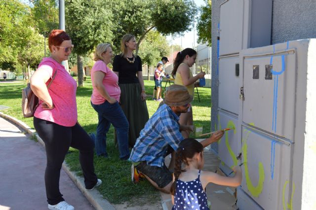 El parque de Los Pulpites luce un colorido mural pintado por pequeños y mayores - 4, Foto 4