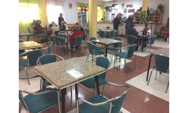 Declaran desierto el proceso de licitación del contrato de bar-cafetería del Centro Municipal de Personas Mayores de la plaza Balsa Vieja, Foto 1
