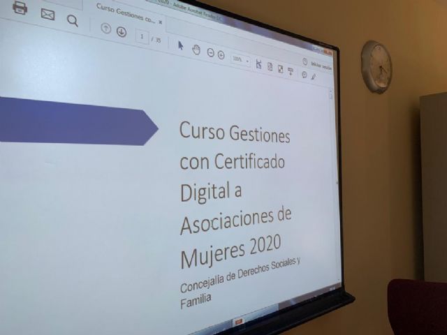 Las directivas de los centros de la mujer reciben formación para realizar sus trámites de manera digital - 2, Foto 2
