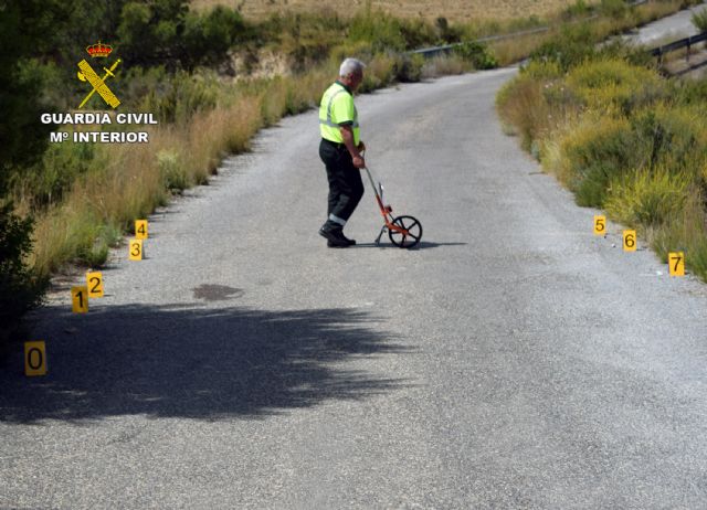 La Guardia Civil investiga a un motorista por causar lesiones graves a un ciclista tras realizar una conducción temeraria - 2, Foto 2