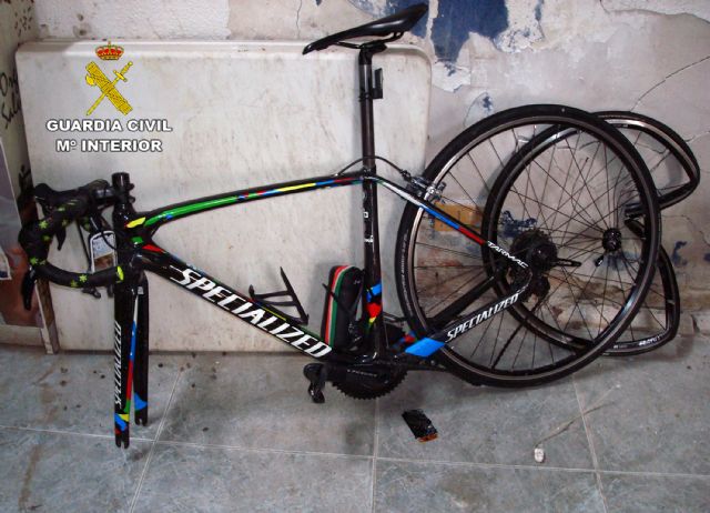 La Guardia Civil investiga a un motorista por causar lesiones graves a un ciclista tras realizar una conducción temeraria - 3, Foto 3