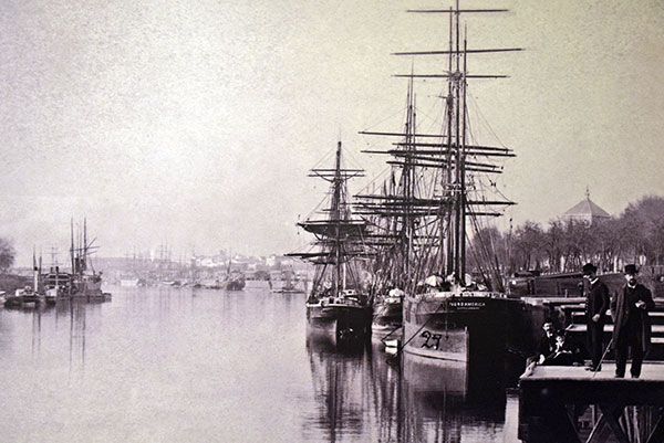 Hasta el 30 de junio el visitante puede navegar por la vida de los muelles sevillanos y contemplar 30 piezas singulares del patrimonio portuario hispalense - 2, Foto 2