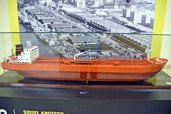 Hasta el 30 de junio el visitante puede navegar por la vida de los muelles sevillanos y contemplar 30 piezas singulares del patrimonio portuario hispalense - 3, Foto 3