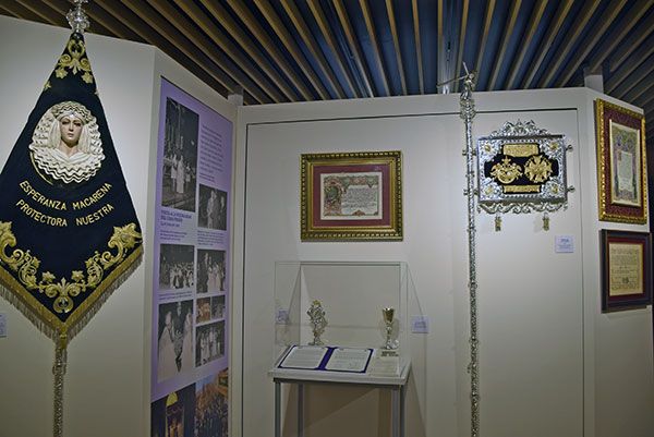 Exposición en la Fundación de Cajasol por el 75 aniversario fundacional de la Sacramental, Hermandad de Santa Genoveva - 5, Foto 5