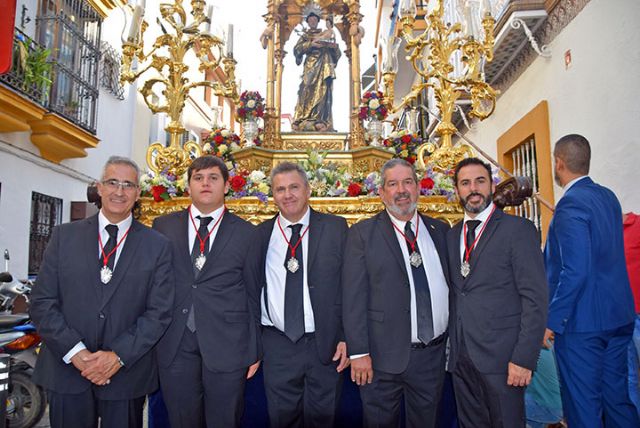 Cientos de Personas asistieron a la procesión de San Antonio de Padua en Sevilla - 4, Foto 4