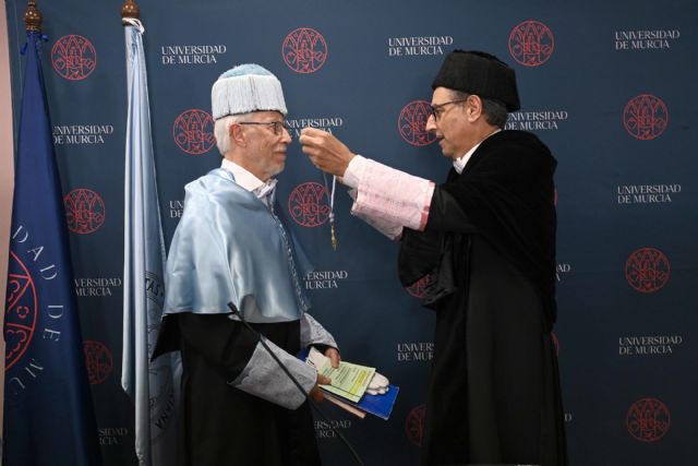 El nobel de Literatura John M. Coetzee ingresa en la UMU como doctor honoris causa - 3, Foto 3