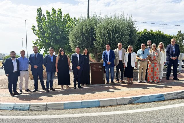 Tomás López-Zamora ya da nombre a la rotonda situada a la entrada de Sonoco - 2, Foto 2