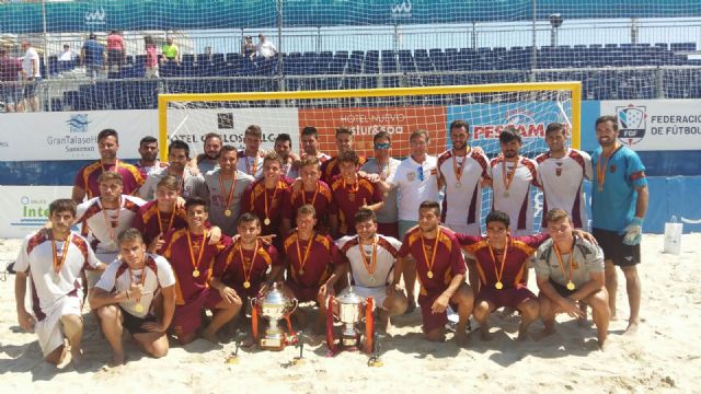 La selección juvenil de fútbol playa, campeona de España en Sanxenxo - 1, Foto 1