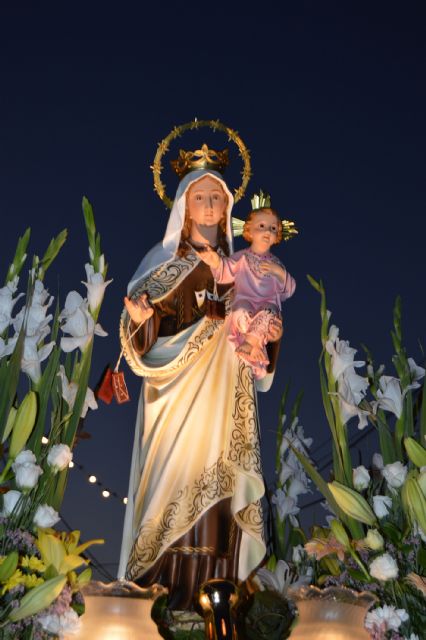 La virgen del Carmen procesiona por su barrio torreño con motivo de su festividad - 2, Foto 2