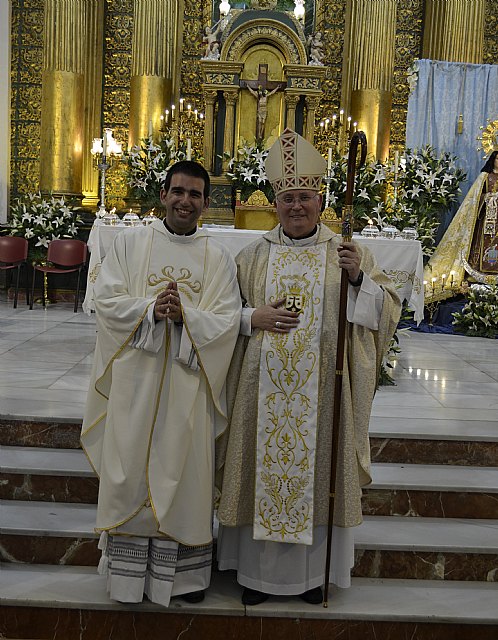 “Estamos aquí para dar a gracias a Dios porque se ha fijado en ti”, Mons. Lorca a Javier Conesa en su ordenación sacerdotal, Foto 2