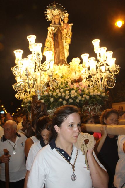 Cientos de personas acompañan a la Virgen del Carmen en su vuelta a San Pedro del Pinatar - 2, Foto 2