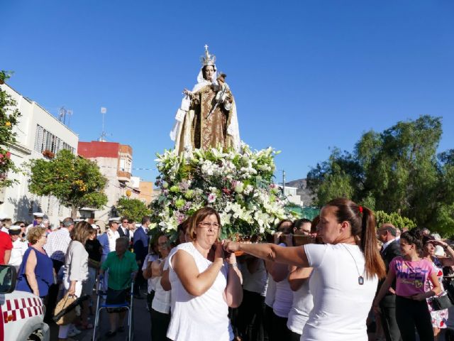 La Virgen del Carmen salió en procesión por la dársena Cartagenera arropada por la Cofradía de Pescadores - 1, Foto 1