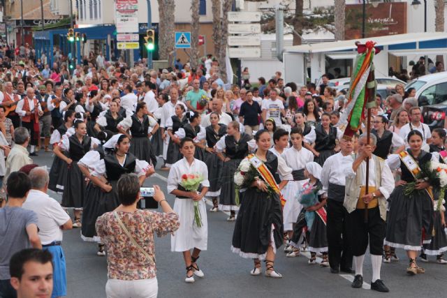 Vecinos de Lo Pagán honran a la Virgen del Carmen con la ofrenda de flores y frutos - 1, Foto 1