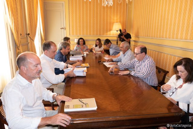 La alcaldesa reclama al presidente regional un compromiso firme de que las Normas Transitorias estarán aprobadas en septiembre - 1, Foto 1