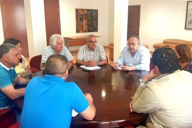 El concejal de Servicios Municipales y las asociaciones del Taxi alcanzan un acuerdo - 1, Foto 1