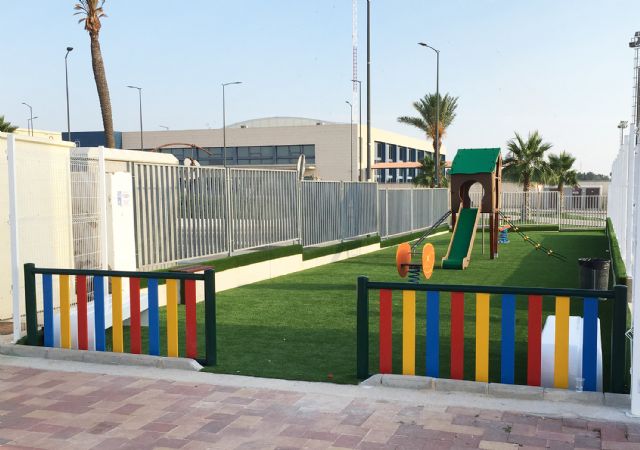 Concluye la instalación de un parque infantil en el polideportivo municipal - 1, Foto 1