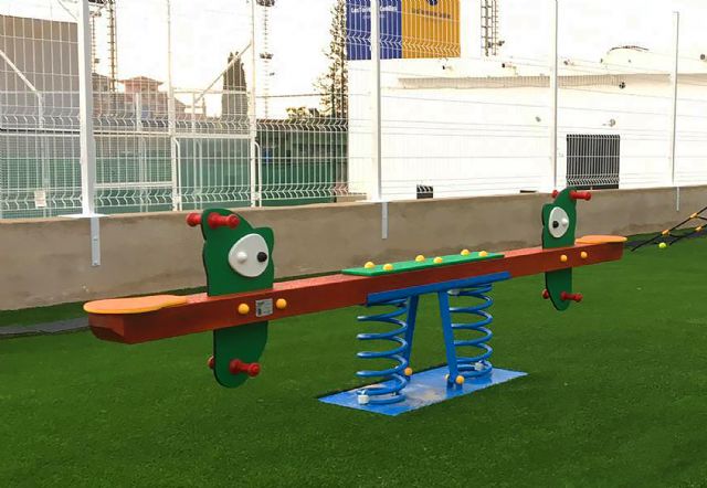 Concluye la instalación de un parque infantil en el polideportivo municipal - 3, Foto 3