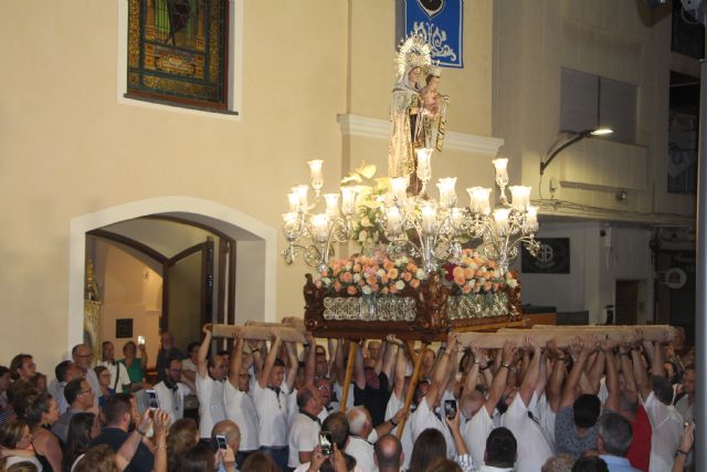 La Virgen del Carmen vuelve de madrugada acompañada por cientos de personas - 4, Foto 4