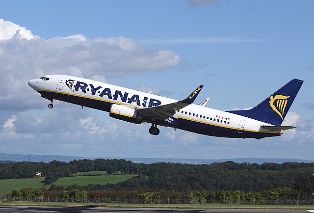Ryanair elimina la tasa de cambio de vuelo en todas las nuevas reservas de septiembre - 1, Foto 1