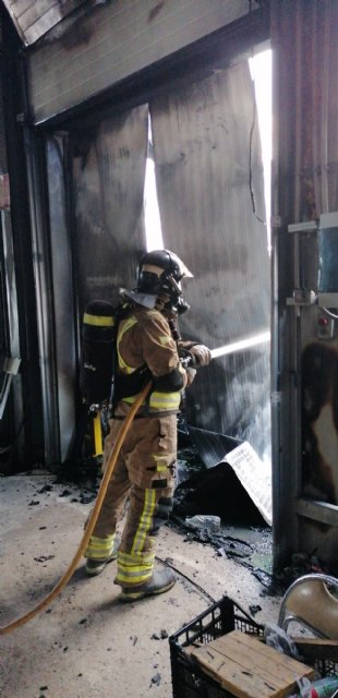 Incendio de una nave industrial en obras de Lorca - 3, Foto 3