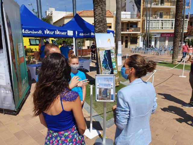 La directora general del Mar Menor, Miriam Pérez presentó en Santiago de la Ribera la campaña de sensibilización Mar Menor 2020 - 3, Foto 3