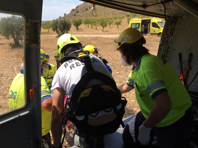 Bomberos rescatan por aire una escaladora herida en Jumilla - 2, Foto 2