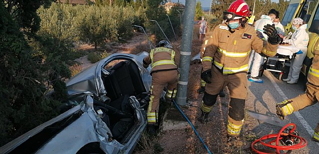 Herido grave el conductor de un turismo accidentado en Lorca - 2, Foto 2