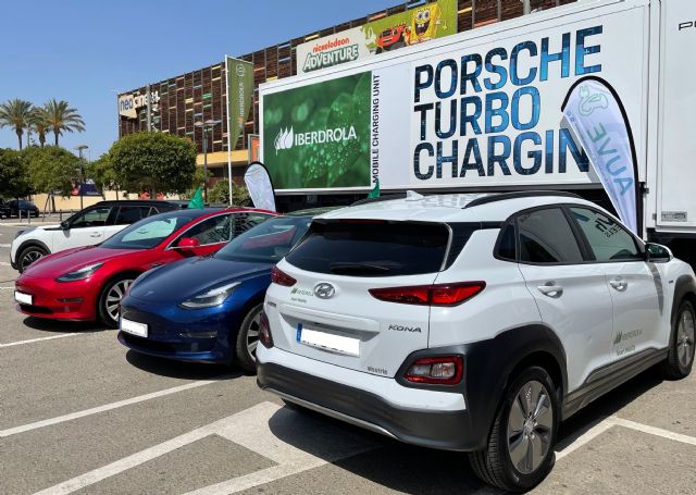 Iberdrola organiza en Murcia un encuentro de usuarios de vehículos eléctricos junto a la unidad móvil de recarga ultra rápida de Porsche - 3, Foto 3