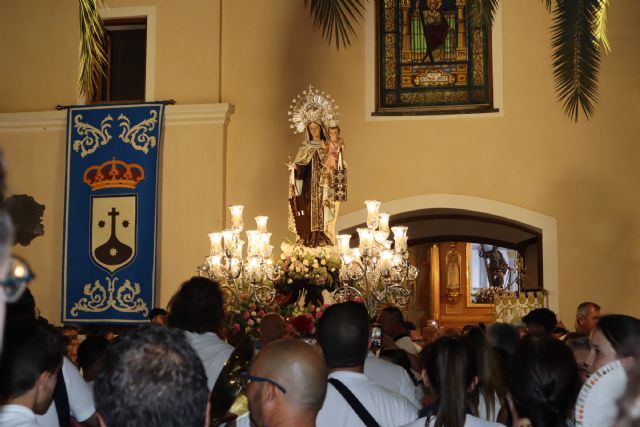 La Virgen del Carmen vuelve de madrugada a San Pedro del Pinatar acompañada por cientos de fieles - 2, Foto 2