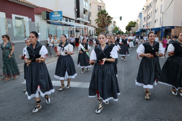 Vecinos de Lo Pagán participan en la tradicional ofrenda de flores en honor a la Virgen del Carmen - 1, Foto 1
