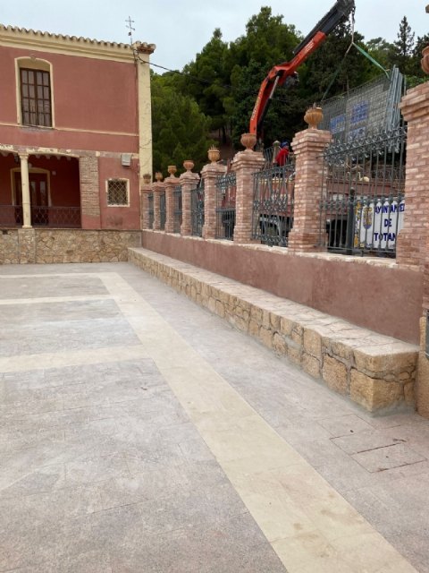 Finalizan las obras de reparación del muro de cerramiento del atrio del Santuario de Santa Eulalia, Foto 2
