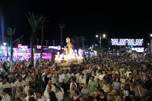 La Virgen del Carmen regresa a San Pedro del Pinatar en romería nocturna rodeada fieles - 2, Foto 2
