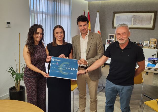 SERCOMOSA entrega una donación solidaria al Colegio Larrodé, del municipio valenciano de Catarroja, gracias a una rifa navideña celebrada entre el personal de la empresa - 1, Foto 1