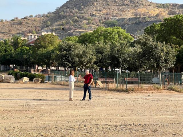 El Ayuntamiento actúa en un solar de 5.800 m² en Cobatillas dentro del plan intensivo de limpieza - 2, Foto 2