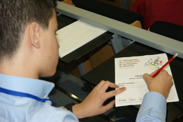 Un centenar de jóvenes compiten por ser los más creativos de la Región - 1, Foto 1