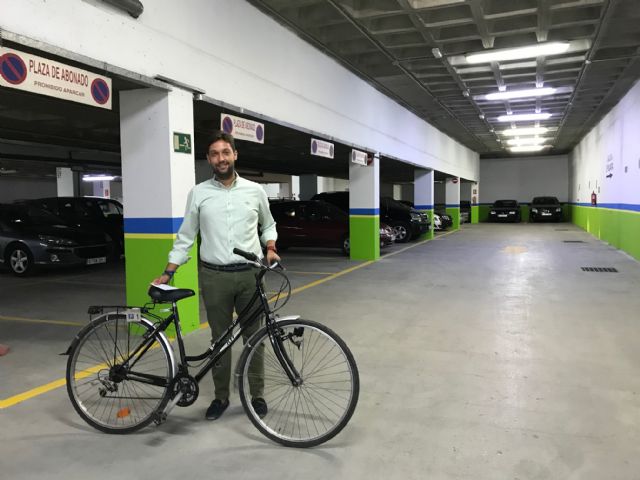 El aparcamiento público de San Vicente reabre sus puertas con la rebaja a la mitad del precio de sus abonos y una imagen mejorada - 1, Foto 1