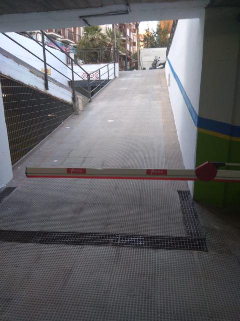 El aparcamiento público de San Vicente reabre sus puertas con la rebaja a la mitad del precio de sus abonos y una imagen mejorada - 2, Foto 2