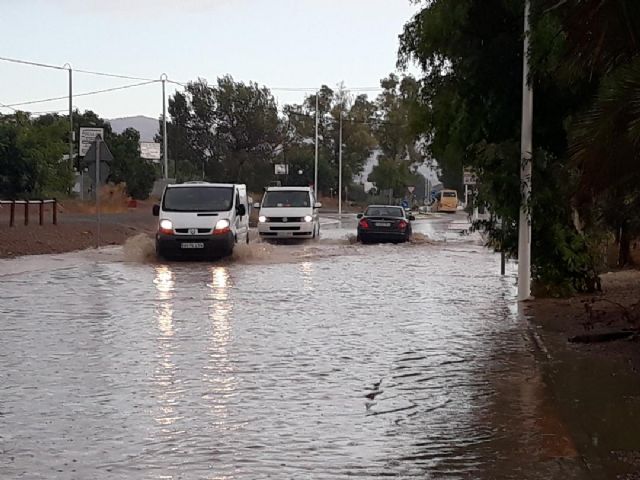 IU-Lorca denuncia una nueva inundación de la antigua carretera de Águilas tras las lluvias de ayer - 1, Foto 1