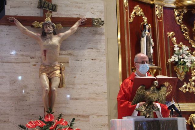 La devoción de los fieles acompañó al Cristo del Mar Menor - 2, Foto 2