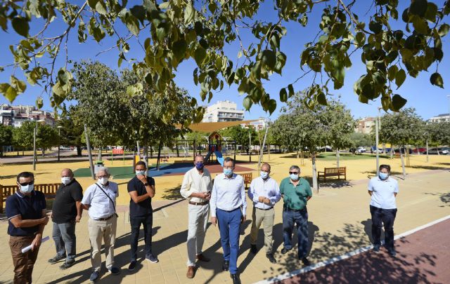 260 árboles y 4 pérgolas vegetales en el jardín de la avenida Antonio Martínez Guirao de Santiago y Zaraiche protegerán del sol a las familias - 2, Foto 2
