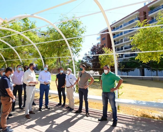 260 árboles y 4 pérgolas vegetales en el jardín de la avenida Antonio Martínez Guirao de Santiago y Zaraiche protegerán del sol a las familias - 3, Foto 3