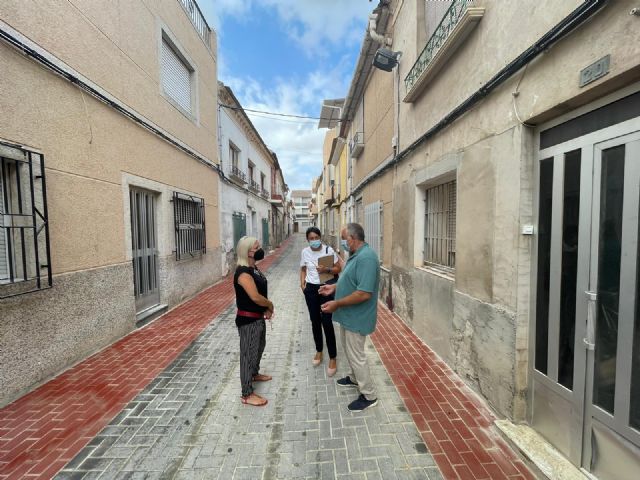 El Ayuntamiento adoquina las calles Mayor Rodrigo de Puxmarin y Palmera de La Raya - 2, Foto 2