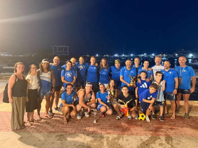 N�utica Astilleros Carrasco vuelve a liderar la regata de botes a remo