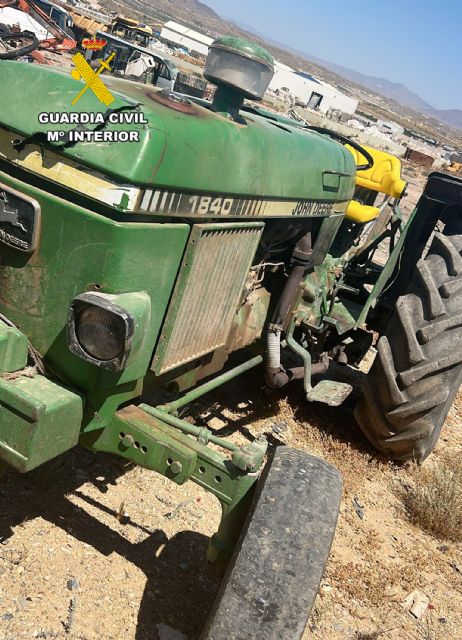 La Guardia Civil desarticula un violento grupo criminal relacionado con robos de tractores y petaqueo - 2, Foto 2